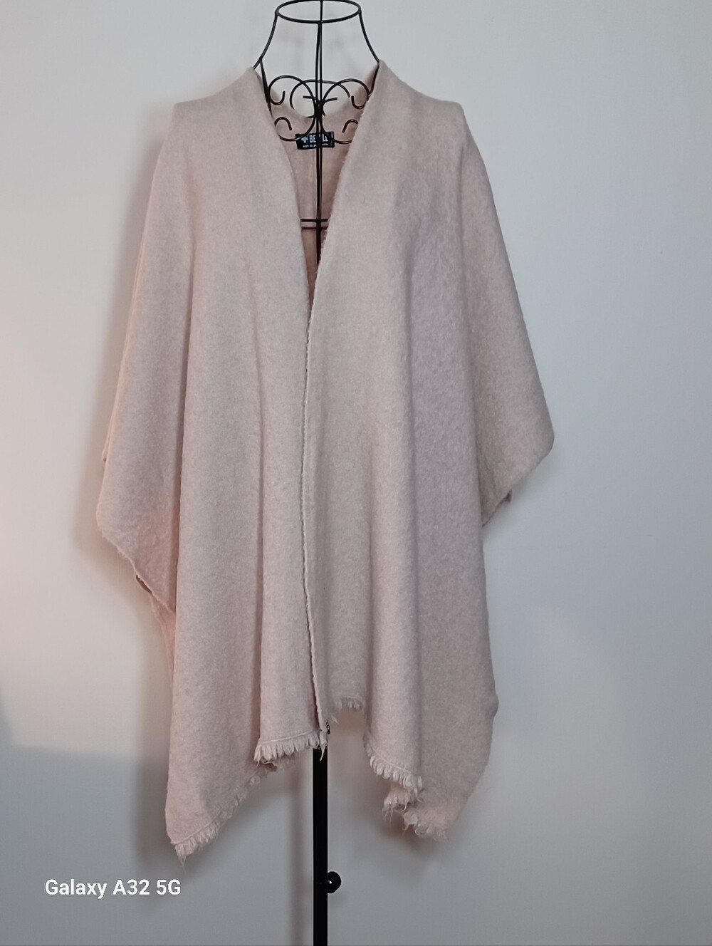 Beryll Cashmere Blend Open Front Poncho Wrap Fringe Cream Beige OS